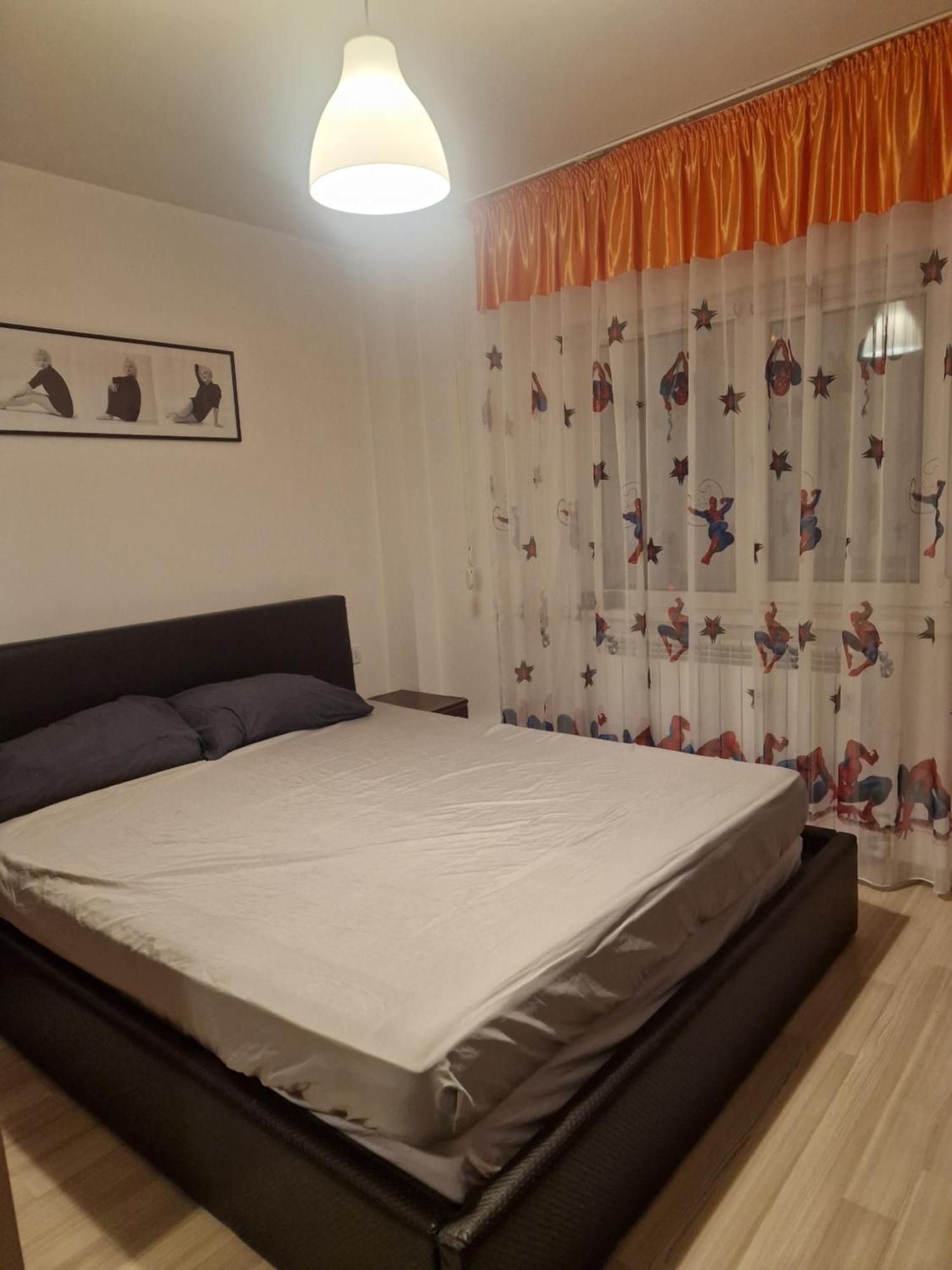 2 Bedrooms Apartment. Galaţi Exterior foto